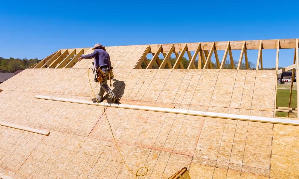 Бърз ремонт на покриви – смяна на улуци, капандури и ламаринени детайли за надеждна дренажна система.